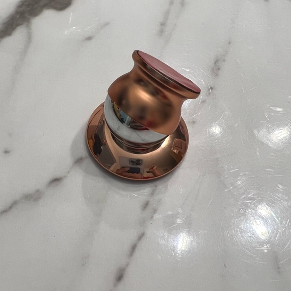 Magnetic phone car mount rose gold - Picture 1 of 3